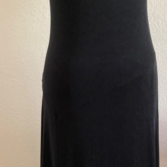 Travelers Chic Black Midi Dress - Picture 6 of 7
